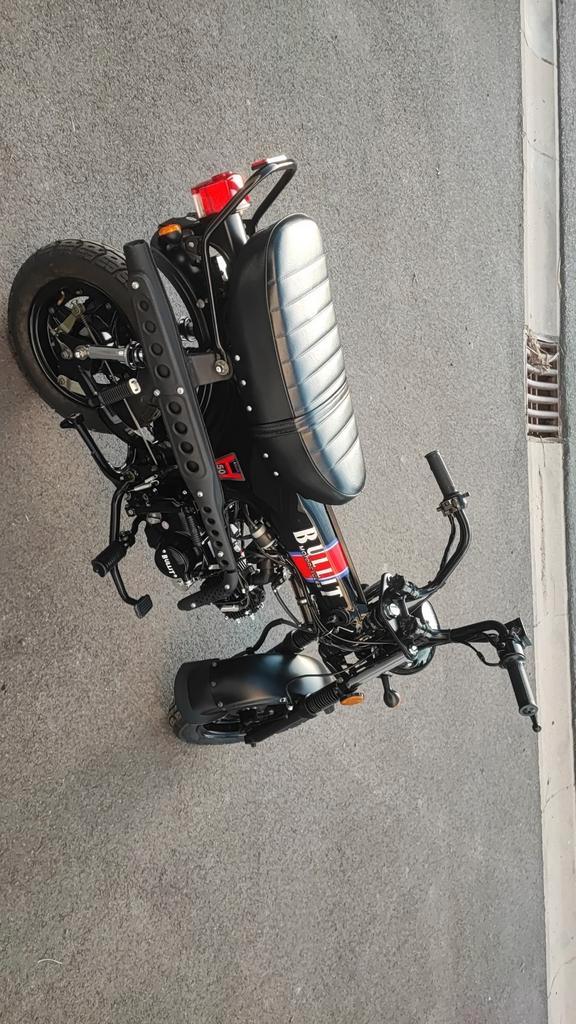 Bullit 50cc héritage 2020 classe A, Fietsen en Brommers, Overige Fietsen en Brommers, Zo goed als nieuw