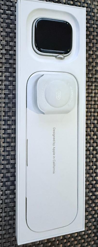 Apple Watch serie 10, Handtassen en Accessoires, Smartwatches, Zo goed als nieuw, iOS, Zilver, GPS, Waterdicht, Ophalen