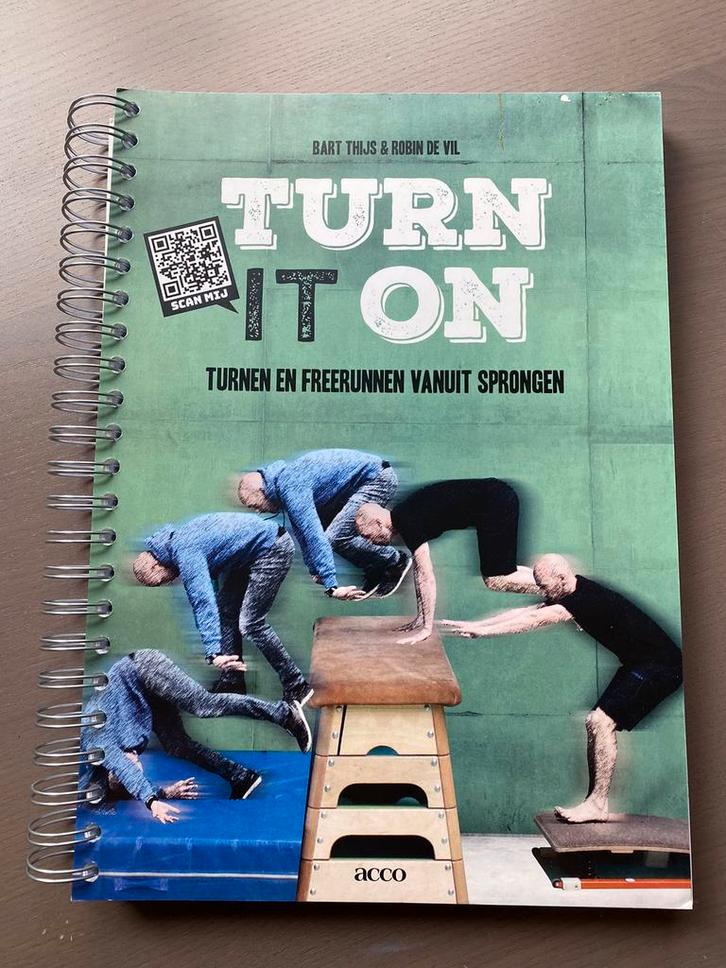 Turn it on - Turnen en freerunnen vanuit sprongen, Boeken, Studieboeken en Cursussen, Zo goed als nieuw, Ophalen of Verzenden