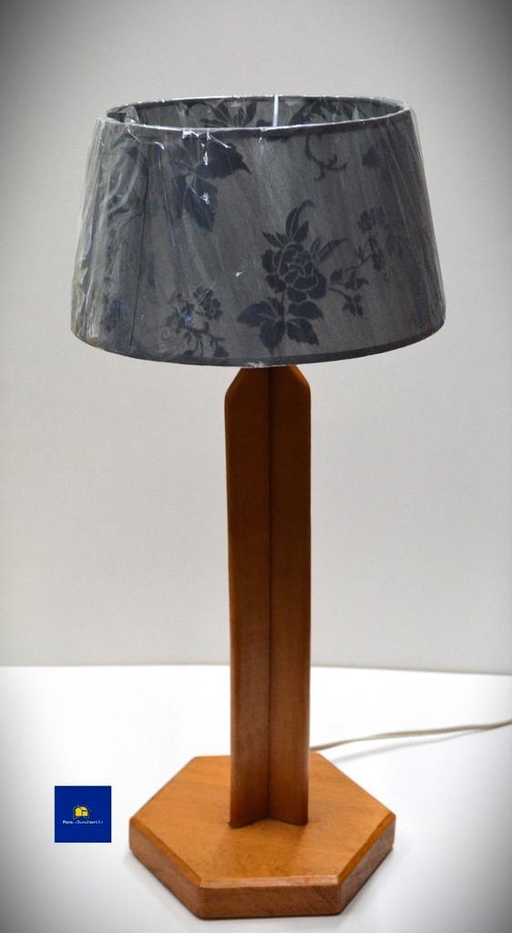 Vintage houten tafellamp, Huis en Inrichting, Lampen | Tafellampen, Zo goed als nieuw, 50 tot 75 cm, Hout, Ophalen of Verzenden