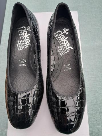 te koop : 4 paar mooie damesschoenen beschikbaar voor biedingen