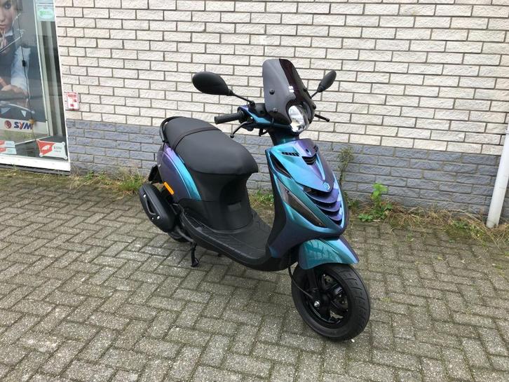 KERSTKRAKERS: PIAGGIO ZIP SP 45KM CAMELEON BJ2016 7000KM, Vélos & Vélomoteurs, Scooters | Aprilia, Utilisé, Autres modèles, Classe B (45 km/h)