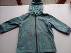 Leuke regenjas met auto's op, maat 98, jongen + gratis jas, Kinderen en Baby's, Kinderkleding | Maat 98, Ophalen of Verzenden