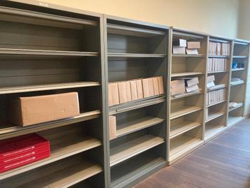 Diverse ijzeren documentkasten beschikbaar voor biedingen