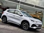 BYD ATTO 3 Build Your Dreams DESIGN / MEMORY / PANO / 360CAM, Auto's, BYD, Automaat, Gebruikt, Wit, Leder