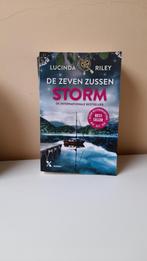 boek de zeven zussen " Storm", Livres, Romans, Comme neuf, Belgique, Lucinda Riley, Enlèvement
