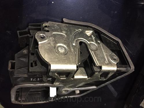 Deurslot BMW E60 E61   linker achter deur past ook op. de X5, Auto-onderdelen, Carrosserie, BMW, Gebruikt, Ophalen of Verzenden