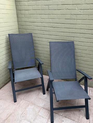 Tuinstoel beschikbaar voor biedingen
