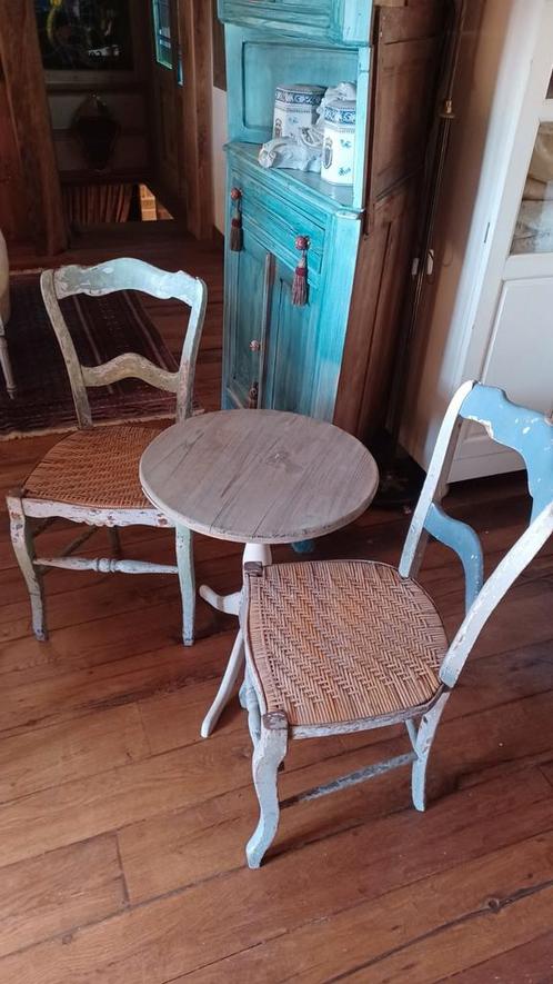 Charmant Provençaals setje stoelen, Antiek en Kunst, Antiek | Meubels | Stoelen en Sofa's, Ophalen