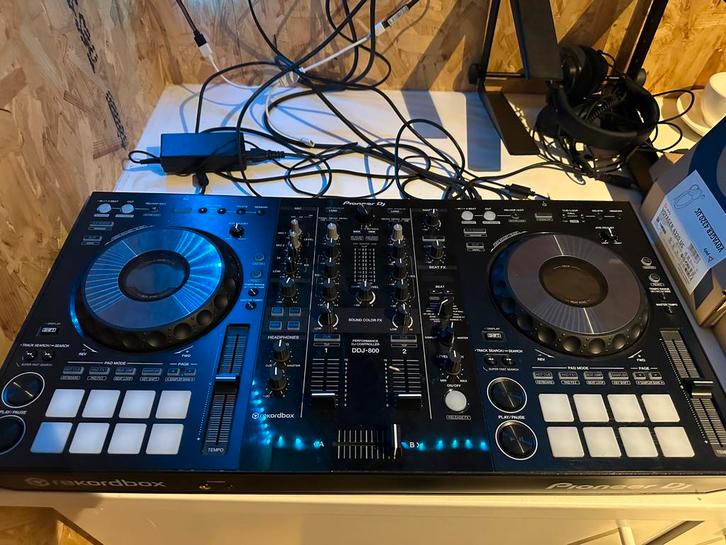 Pioneer ddj 800  + 2 hercules studio monitors met staander, Musique & Instruments, DJ sets & Platines, Comme neuf, Pioneer, Enlèvement
