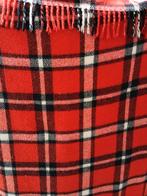 Geruit rood kwaliteitsvol dik deken met franjes., Ophalen of Verzenden, Nieuw, Rood, Deken of Dekbed