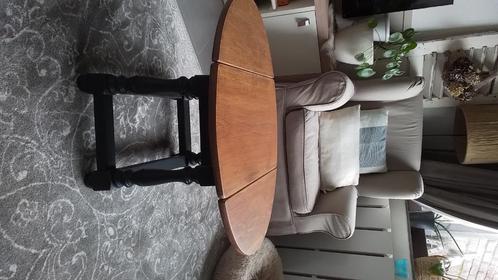 Salon tafeltje / koffie tafeltje, Huis en Inrichting, Tafels | Bijzettafels, Zo goed als nieuw, Ovaal, Hout, Ophalen
