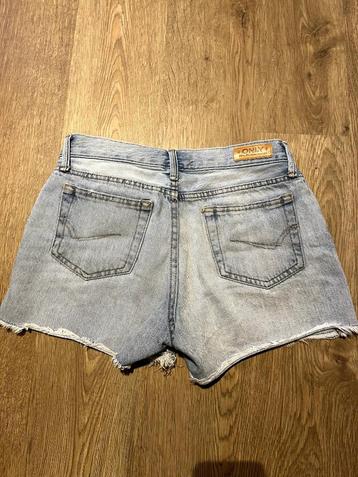 short jeans - Only - maat 25 - slechts 2 euro