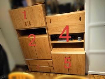 Modulaire kast met 5 elementen beschikbaar voor biedingen