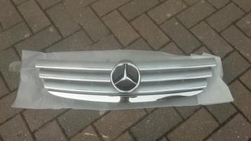 Nieuwe en originele radiatorgrill voor Mercedes A-Klasse beschikbaar voor biedingen