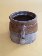 Potje met oor uit de Franse Puisaye streek, houtgestookt, Verzenden