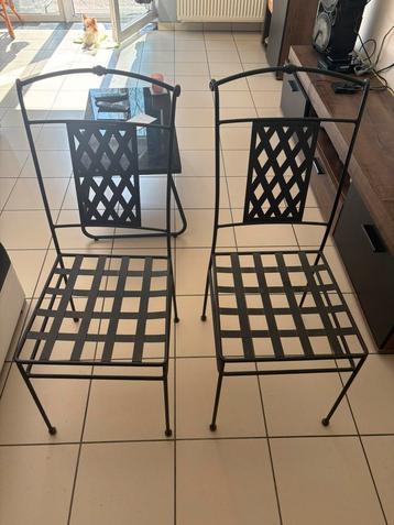 2 chaises en fer forger  beschikbaar voor biedingen