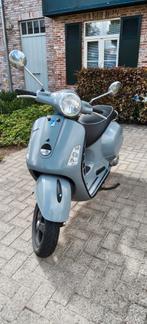 Vespa gts 300 lage km stand moet weg, Motoren, Scooter, Sportuitlaat, 300 cc, Particulier