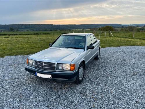 Mercedes-Benz 190e '92 met 137000 kms, Auto's, Oldtimers, Mercedes-Benz, Benzine, Berline, 4 deurs, Handgeschakeld, Zilver of Grijs