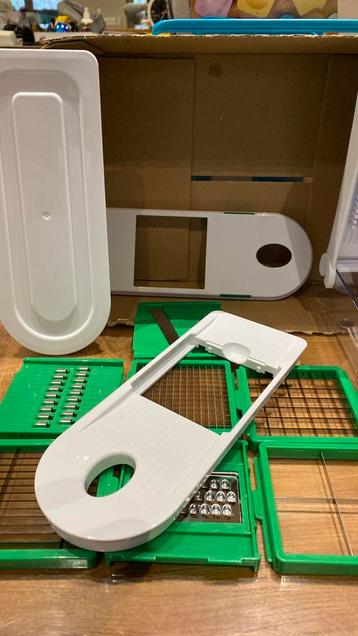 Soort nicer dicer blokjes,raspen,enz handig en vlug kado dub, Enlèvement