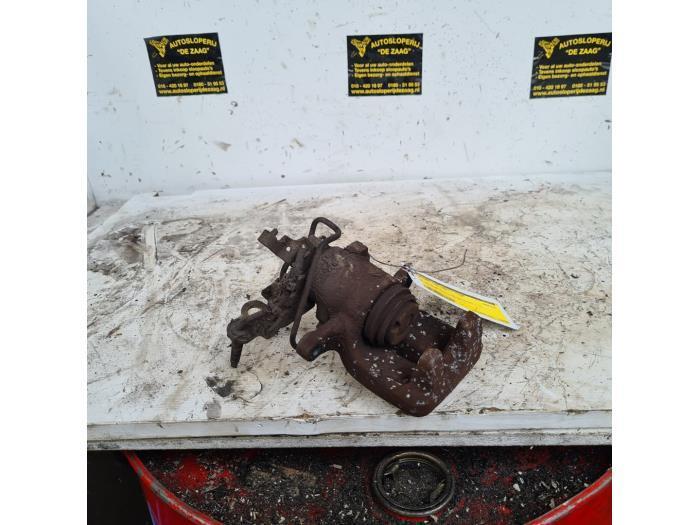 Etrier de frein (pince) arrière droit d'un Volkswagen Caddy, Autos : Pièces & Accessoires, Freins & Transmission, Utilisé, 3 mois de garantie