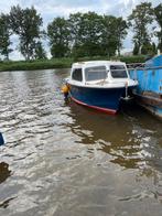 Polyester kajuitbootje. Inc trailer, Watersport en Boten, Motorboten en Motorjachten, Ophalen, Gebruikt, Tot 6 meter, Buitenboordmotor