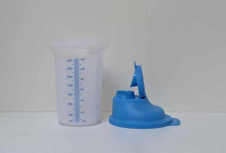 Tupperware™ « Shaker Verseur » 350 ml - blauw, Huis en Inrichting, Keuken | Tupperware, Nieuw, Bak of Kom, Blauw, Wit, Verzenden