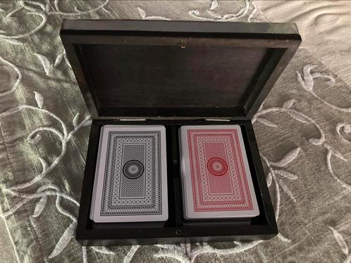 Coffret & 2 jeux de cartes ( neuf), Hobby en Vrije tijd, Gezelschapsspellen | Kaartspellen, Nieuw