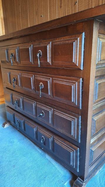 Donkerbruine dressoir met laden beschikbaar voor biedingen
