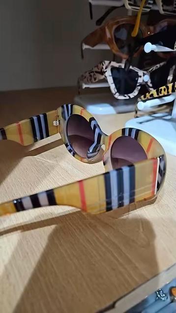 Burberry bril, Handtassen en Accessoires, Zonnebrillen en Brillen | Dames, Ophalen of Verzenden, Zo goed als nieuw, Bril
