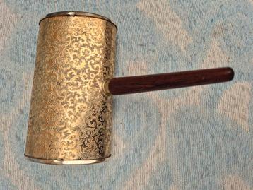 Vintage vergulde geëtst kruimelrolborstel voor verzamelaars  beschikbaar voor biedingen