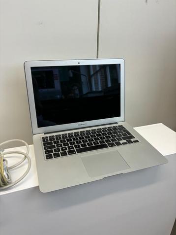 Apple Macbook Air (2017) te koop! 