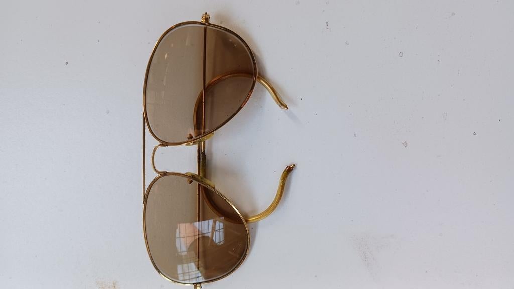 RAYBAN zonnebril ORIGINEEL 1980 MET INSCRIPTIE, Ophalen of Verzenden, Zo goed als nieuw, Zonnebril