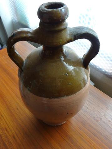 stenen kruik beschikbaar voor biedingen