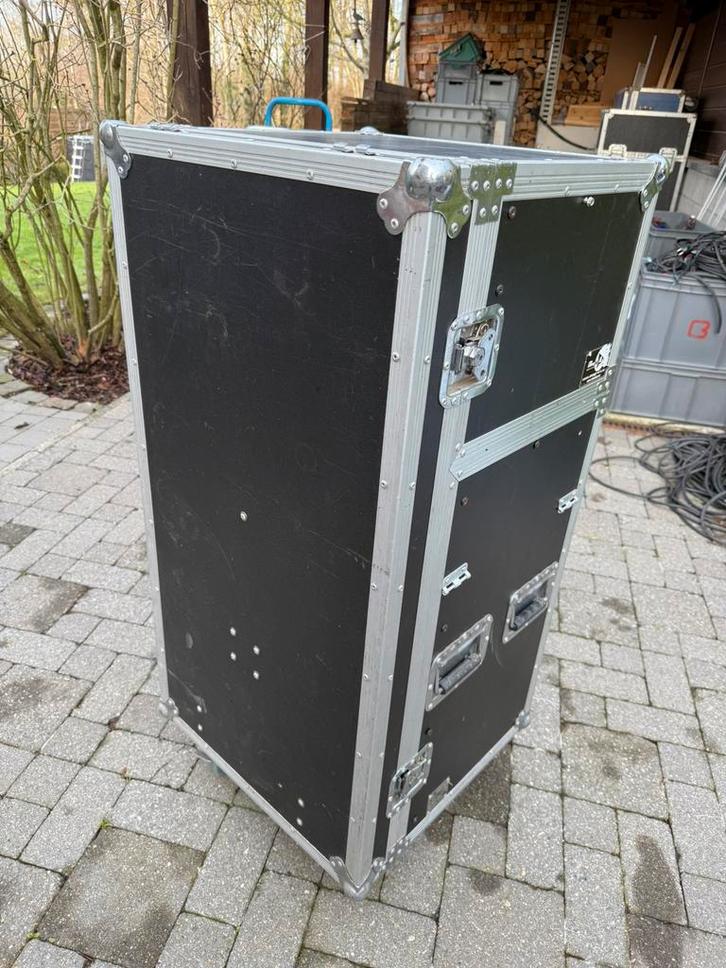 All-in-one DJ rack met tafel – 16U + 8U – op wielen, Musique & Instruments, Boîtiers & Valises, Comme neuf, Flight case, Enlèvement