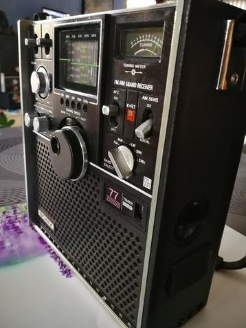 Radio Sony ICF-5800L uit 1973 beschikbaar voor biedingen