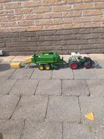 Bruder hooibalenpers met tractor en 3 hooibalen, Kinderen en Baby's, Gebruikt, Ophalen