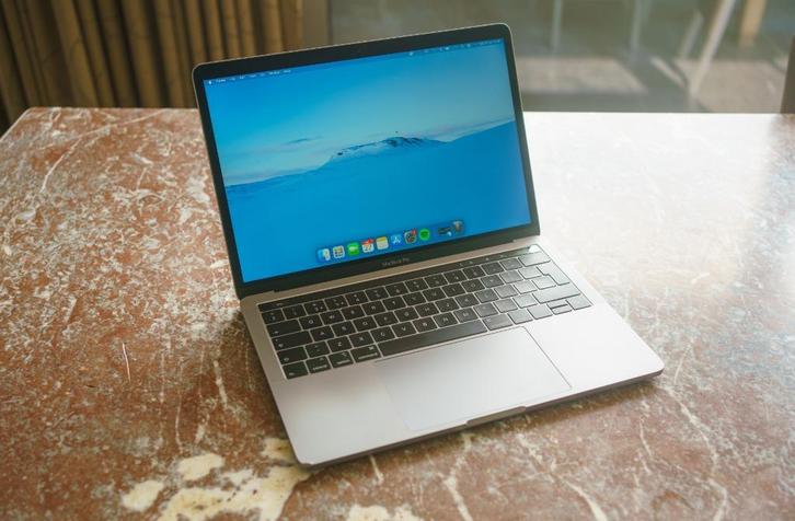 Macbook Pro 2019 - 256gb SSD - 16gb ram (QWERTY), Computers en Software, Apple Macbooks, Gebruikt, MacBook, 13 inch, Minder dan 2 Ghz