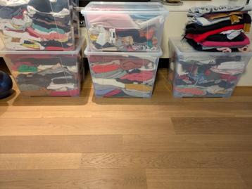 Dameskledij S, M en soms L beschikbaar voor biedingen