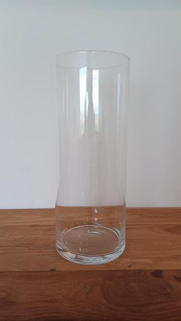 Mooie cilindrische hoge vaas 35 cm beschikbaar voor biedingen