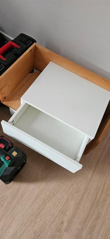 Hangen Nachtkasten 2x beschikbaar voor biedingen