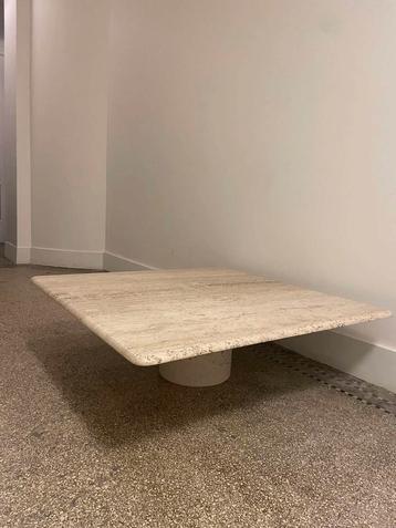 Table basse en travertin, Angelo Mangiarotti, Italy, 1970s, Enlèvement, Comme neuf, Rond