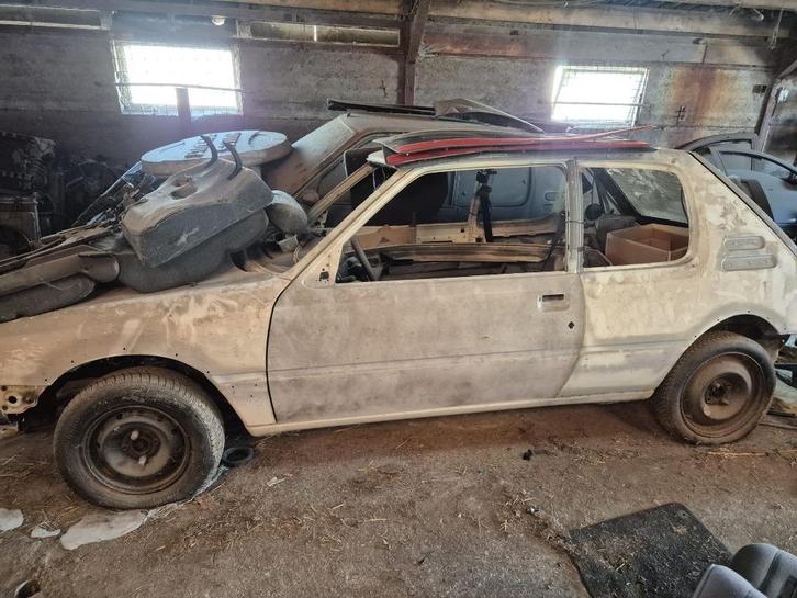Vends 205 gti 1.6 ph1 et renault 8s r8s, Auto's, Peugeot, Particulier, Benzine, Euro 1, Coupé, 3 deurs, Handgeschakeld, Ophalen
