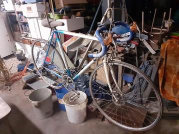 minerva koers fiets beschikbaar voor biedingen