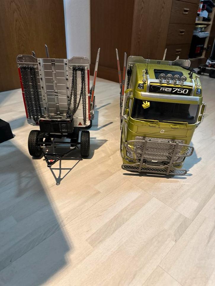 Camion forestier Tamiya Volvo FH16, Hobby & Loisirs créatifs, Modélisme | Radiocommandé & Téléguidé | Autre, Comme neuf, Enlèvement