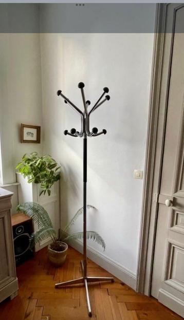 Porte manteau Vintage beschikbaar voor biedingen