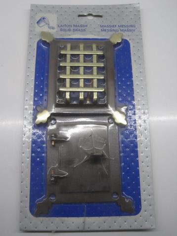 Deurrooster beschikbaar voor biedingen