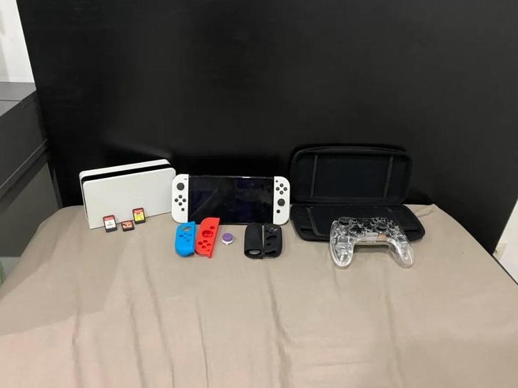 Nitendo Switch Oled - L'échange est possible, Consoles de jeu & Jeux vidéo, Consoles de jeu | Nintendo Switch, Comme neuf, Switch OLED