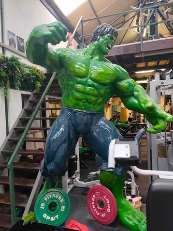 Hulk standbeeld 2,8m beschikbaar voor biedingen
