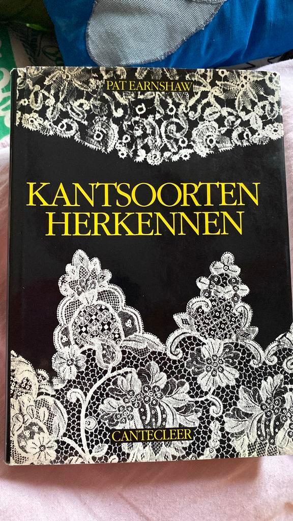 Kantsoorten  herkennen, Hobby en Vrije tijd, Kantklossen, Nieuw, Boek of Tijdschrift, Ophalen of Verzenden